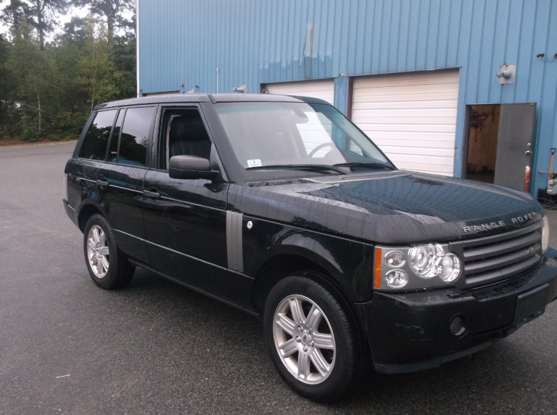 Illustration for article titled At $4,900, Might It Be Worth Lightening Your Wallet For This Mileage Heavy 2006 Range Rover?